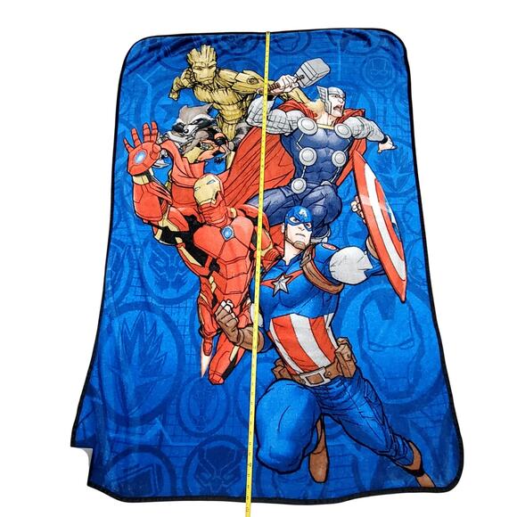 Marvel Avenger Fleece Blanket Iron Man Captain America 63" x 42" - Picture 2 of 7